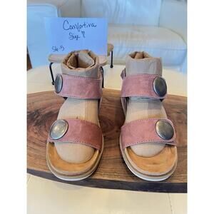 Comfortiva Leather Comfort Walking Sandals Women Size 7 Cushioned